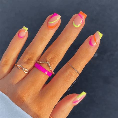 neon nails 2022